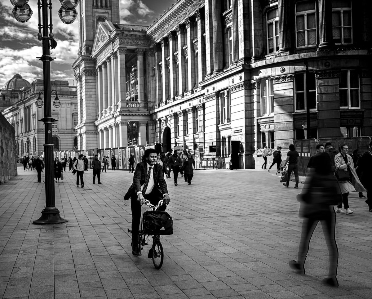 sony_shooter's tweet photo. Birmimgham England. 

#streetphotography #cycling #architecture #streetlife #streetsshared #mono #bnw #bw #photograghy #birmimgham #myview #lensbible #sonyalpha #35mm https://t.co/RRqJnNPa6M