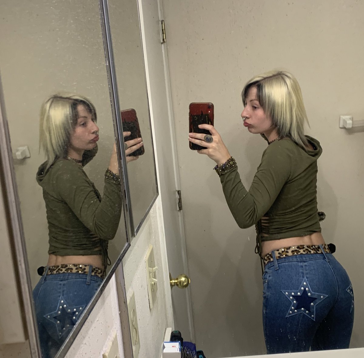 tombstonekitty's tweet photo. who needs a pretty girl to drain their wallet? :3 dm me  #paypig #cashcow #humanatm https://t.co/fotNVrL2s6