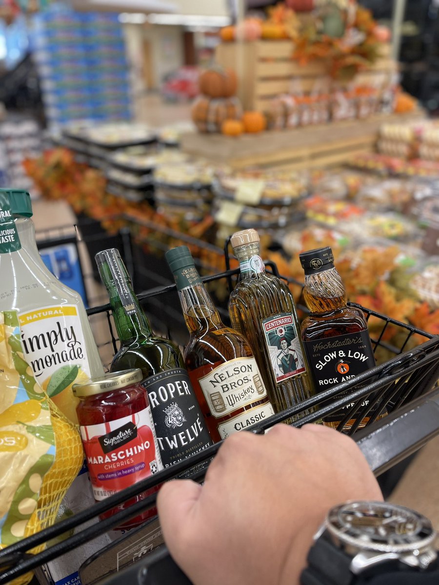 IdealEvents2016's tweet photo. We have lots of #freetasting events across #Chicagolands today at selected @jewelosco, @marianosmarket and @cermakfreshmarket to celebrate #hispanicheritage Month! 🌮🥂🫶🏻
¡Vamos! 🛒🏃🏻♂️💨
#IdealConsumerEvents #IllinoisEvents #ChicagolandEvents #shopping #HispanicHeritageMonth https://t.co/HLFgfnmwCA