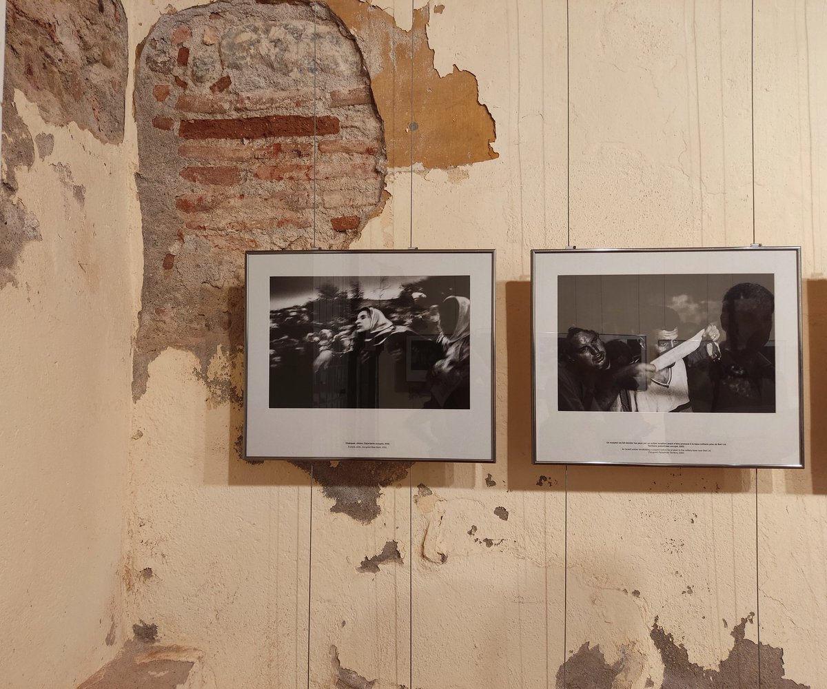 egpras's tweet photo. Primera experiencia en Visa pour l'Image, festival de fotoperiodismo de alto nivel en Perpignan.  #PaoloPellegrin
#IanBerry
#MarkPeterson https://t.co/NJQzTkc2J8