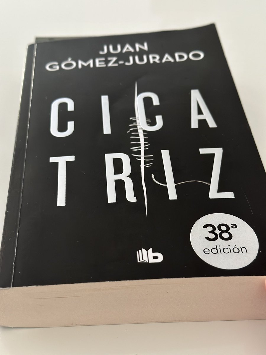 Miki Martínez (@_mikimartinez) on Twitter photo La adicción que genera leer a <a href="/JuanGomezJurado/">Juan Gómez-Jurado</a> debería estar perseguida por el Sistema Nacional de Salud. La adicción que genera leer a <a href="/JuanGomezJurado/">Juan Gómez-Jurado</a> debería estar perseguida por el Sistema Nacional de Salud.