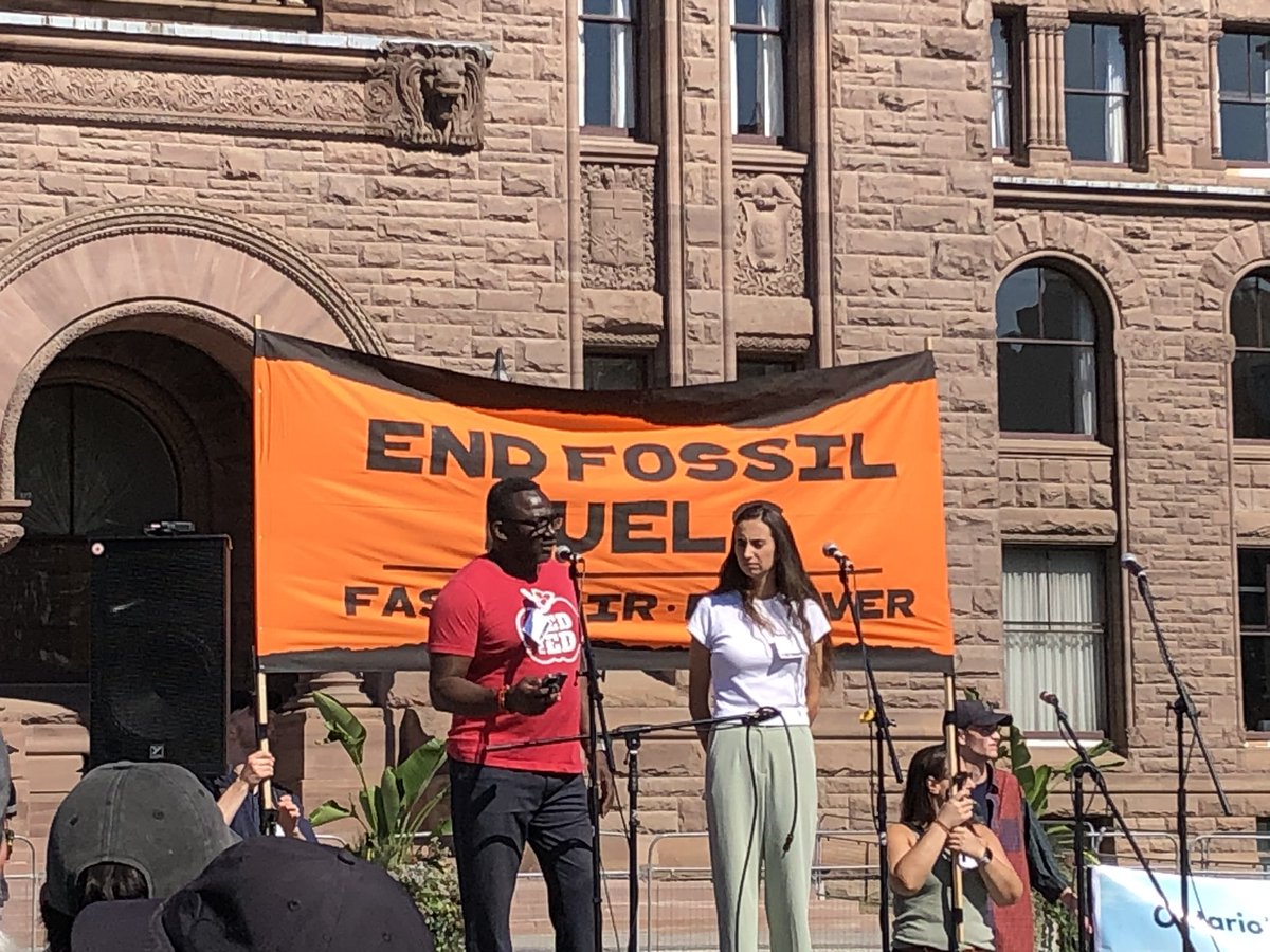 climatekeith's tweet photo. Live from #climatemarchTO! Getting ready to March to #EndFossilFuels, asking a transition that is fast, fair and forever. Just one of hundreds of events in Canada and around the world. https://t.co/qO3kpxkuR0