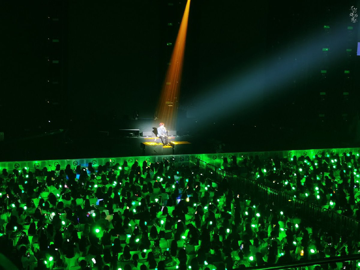 z_parade's tweet photo. ครั้งนี้เราจะไม่บอกลากัน แต่ผมขอใช้คำว่า “ตั้งตารอที่จะพบกันอีกในครั้งหน้า” 
พวกเราจะได้ชมทิวทัศน์ที่สวยงามที่สุดระหว่างทาง บนถนนที่เราเดินด้วยกันเส้นนี้ ราตรีสวัสดิ์!

#สนขสรุปสัมฉวน
#หลัวอีโจว
#LuoYiZhou1stConcert https://t.co/KkTGsQmhQi