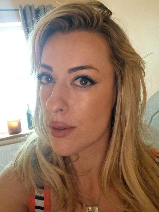 Yesterday 2 people commented on my photos saying #rockingthesexywrinkles This is to say smile lines are<a href="/tag/rockingthesexywrinkles"class="tags"><span>#rockingthesexywrinkles</span></a>