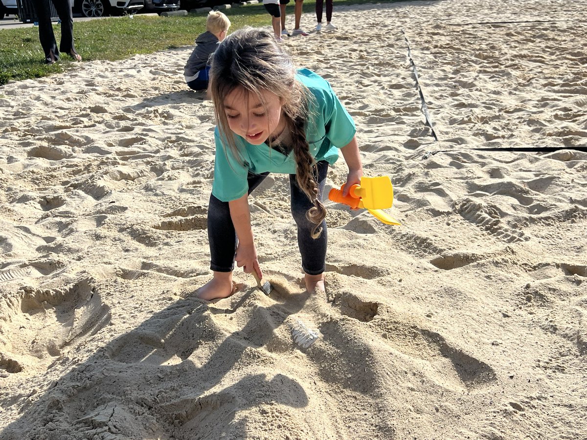 Parker (and I) had a great time at the <a href="/CityofUA/">City of Upper Arlington</a> Dino Dig this morning!