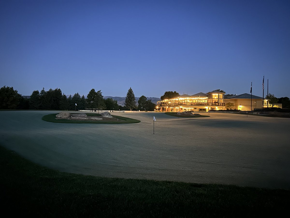bouldergrounds's tweet image. Healing in from aerification well.  Nice little game day morning at Boulder CC