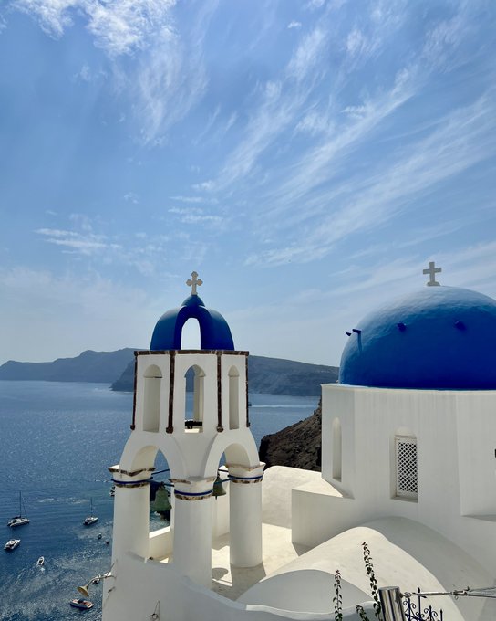 2 pic. Postcards from Santorini ??? https://t.co/UvBSNc0THE