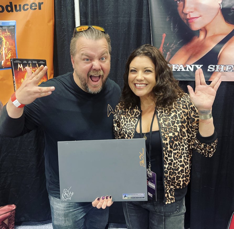 TiffanyShepis's tweet photo. Trek fam visiting the horror fam! Come hang with us in Columbia South Carolina today and tomorrow! 🎃🔪🖖🏼 #ScHorrorCon https://t.co/Fmwi7zwfsb
