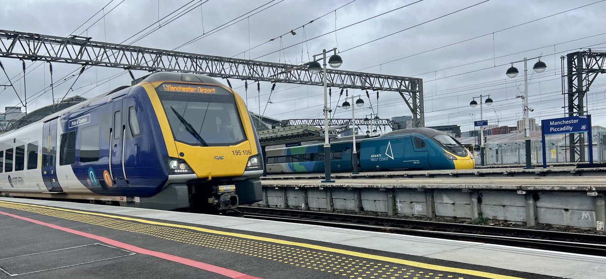 PlatformEdge1's tweet image. Made it to Manchester Piccadilly!

195109 took me from Silverdale to Manchester 🚝

Time for my 3 trains back to Birmingham 😅

#Class195 #Class390