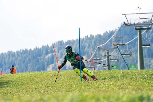 neveitalia's tweet photo. L'Italia vuole chiudere alla grande: slalom FIS a Neudorf con la doppietta Iori-Buio, Mazzoncini terza #GrassSkiing #16Settembre https://t.co/oZKpUXHWa2 https://t.co/WuWuFzmXXU