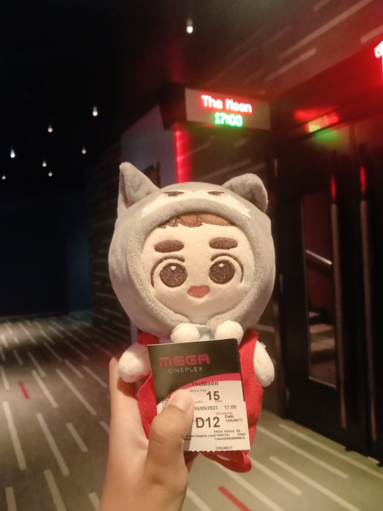 aomdo_exol12's tweet photo. รีวิว #TheMoon 🌕 รอบที่7
ก็ไม่มีอะไรมากอะ ดูบ่อยแล้วไง 6รอบที่ผ่านมาก็รีวิวไปหมดแล้ว ก็คือไม่ร้องนะ แต่เกือบแล้วแหละ เรามันหญิงแกร่งไง ก็ยอมรับว่างอนอะ งอนนิดนึง แต่พรุ่งนี้ไปดูเหมือนเดิม แล้วก็คงเป็นรอบส่งท้ายแล้ว
#TheMoonTH
#ปฏิบัติการพิชิตจันทร์ https://t.co/d1PgrSB1Do