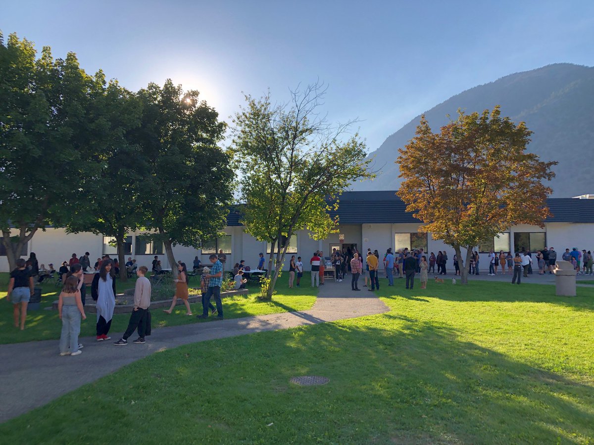 What a beautiful evening for our Welcome Back Barbecue! So great to see so many students and families. Huge shout out to Chef Joel Adolf and his team for the food! #SESSProud #SD53 @SSimilkameen