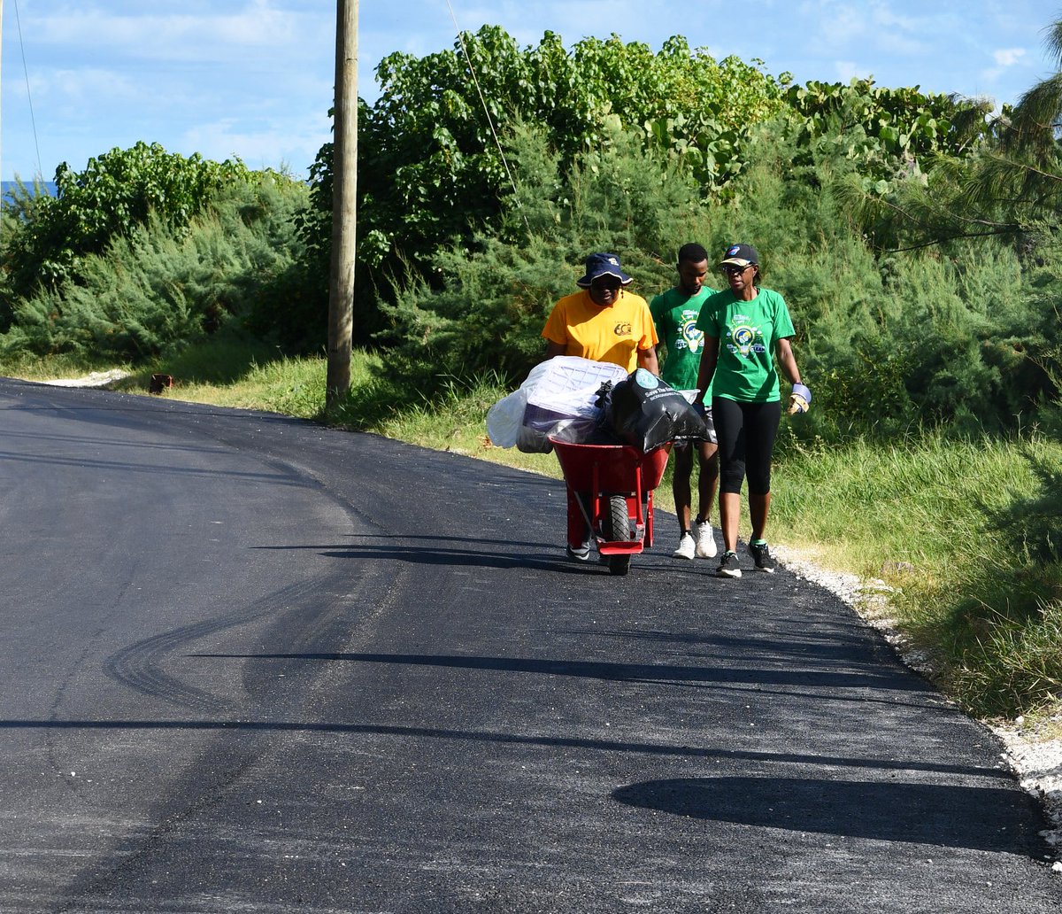 The University of the West Indies, Cave Hill Campus joined an island-wide clean up led by the Nation Publishing on Saturday, in observance of World Cleanup Day. #WorldCleanUpDay #UWICaveHill #GreenNation