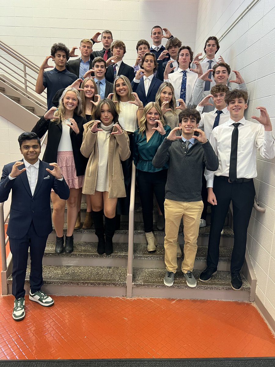 SaintBoyer's tweet photo. Proud of how well our VEI students did in their interviews! Excited to award positions on Monday and looking forward to another great year of hard work and success! @StCharlesEast @StCharlesD303 @CteSaints #CleverContraptions https://t.co/ByKas4Cb11