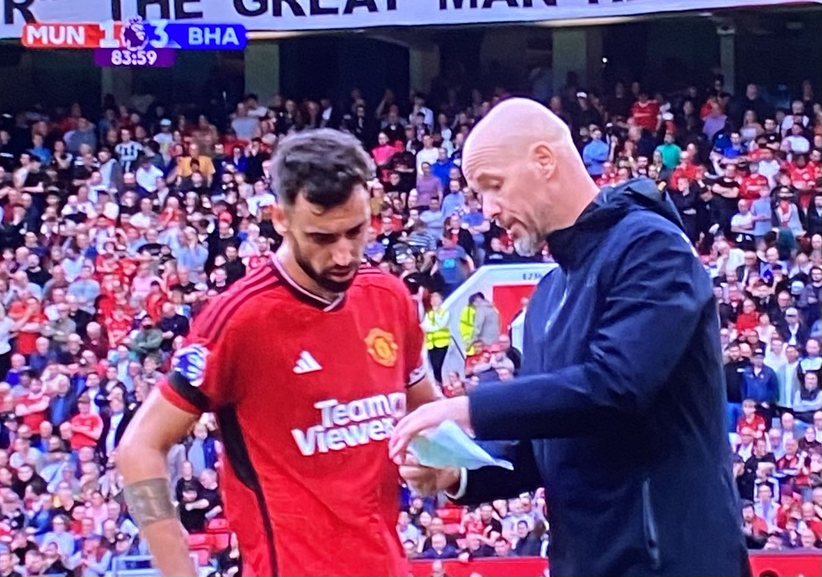 paddypower's tweet photo. “Can you help me with my apology statement please, Bruno?” https://t.co/t993zl8yhM