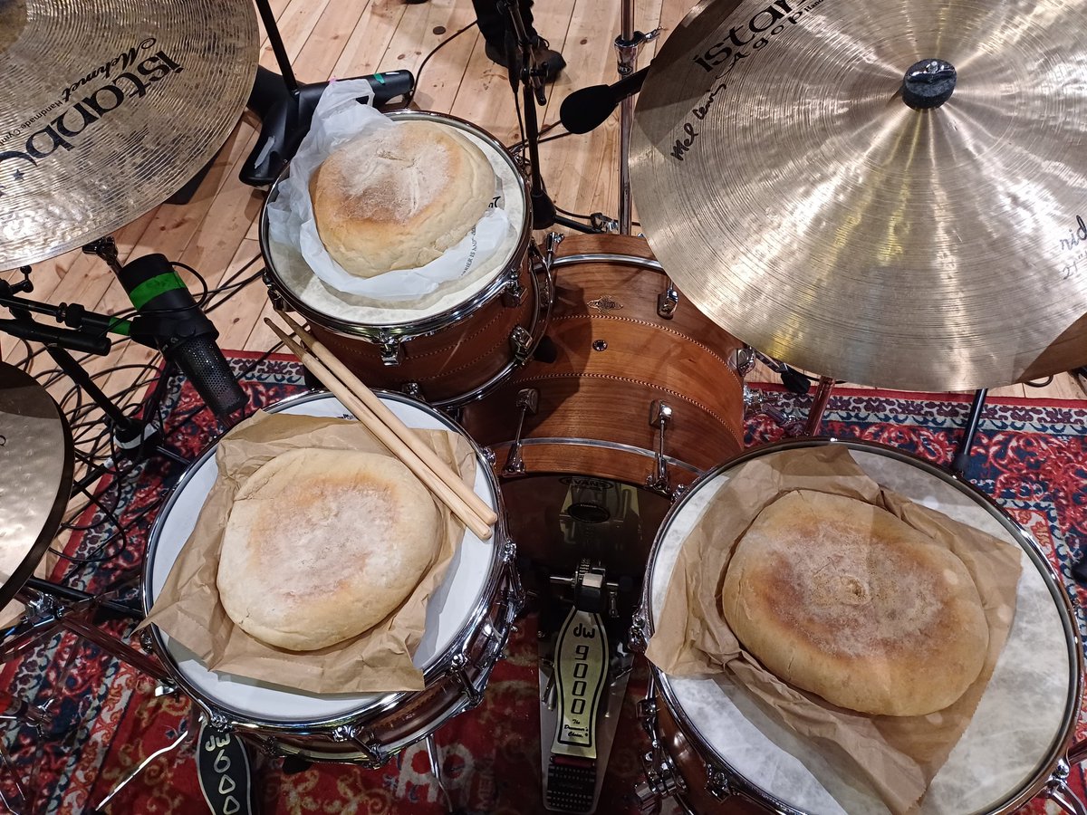 abbiefinndrums's tweet image. Stotties on a drum kit? What could this possibly be about 🤣🤣 All will be revealed ... 

#stotties #stottie #bestbread #northern #northeast #northernbread #drumkit #drumrecording #jazzrecording #femaledrummer #womeninjazz #jazztrio #jazzdrums #ukjazz #BritishJazz #jazznorth