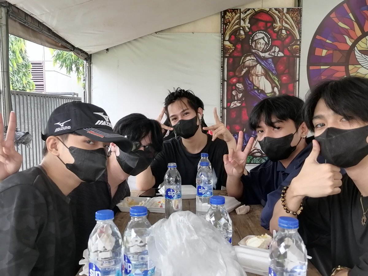 AzterCafe_PH's tweet photo. Yup! It's our OT5 @Project Z before the sound check for the PPop Com Mini 2023 at Eton Centris.
#TRAINEEÆ14 #TraineeÆatPPopComMini2023 #TraineeÆ_AClass #TraineeÆ_ProjectZ #ProjectZ #ProjectZ_PH https://t.co/MbZQ0KzZDi