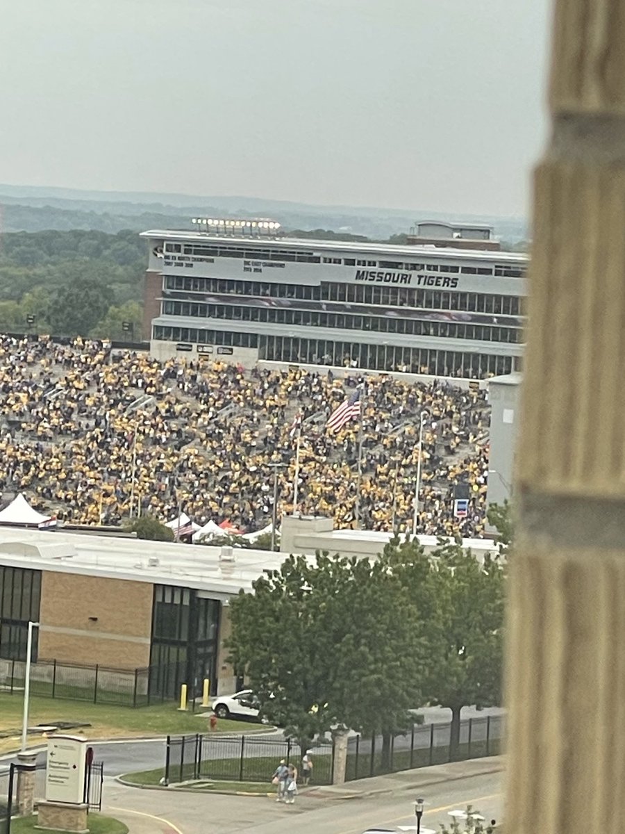 Making some neurosurgery rounds in the hospital today, and so far everybody seems to be doing well. Looking out the hospital window ⁦⁦@muhealth⁩ I see the football stadium filling up for today’s game! Go Tigers!