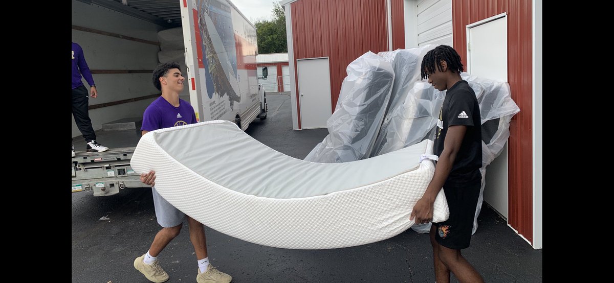 PurplesHoops's tweet photo. Purples Basketball working with Independence Bank and @BgHousing Build A Bed Program!  Proud of our guys commitment to helping their community!!  @BGISD @BGHSPurplesNews @BgPurplesAth https://t.co/qwcbaoRNA1