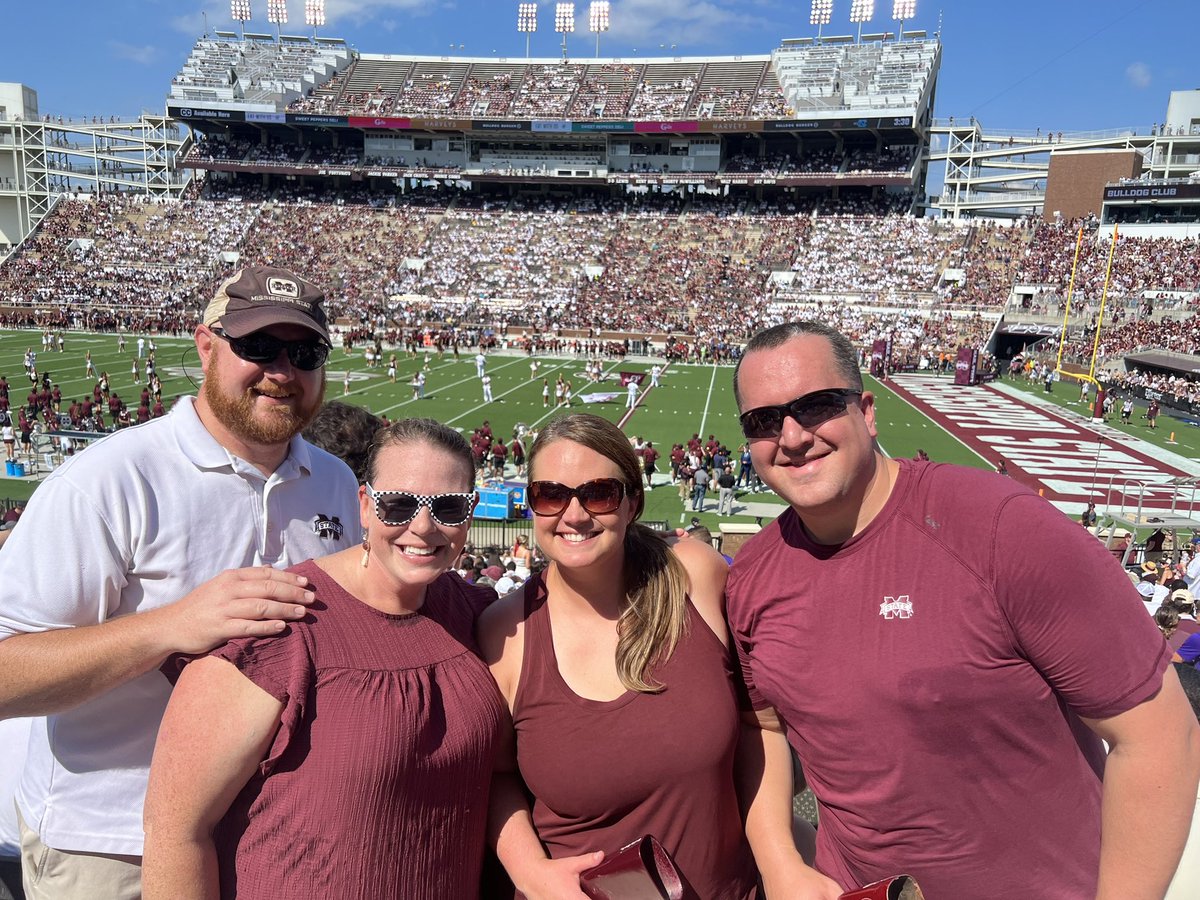 AshleyRunning's tweet photo. Tailgating and gamedays together for 14 years! Hail State!! #hailstate @msstate https://t.co/XaD8H1Gw1s