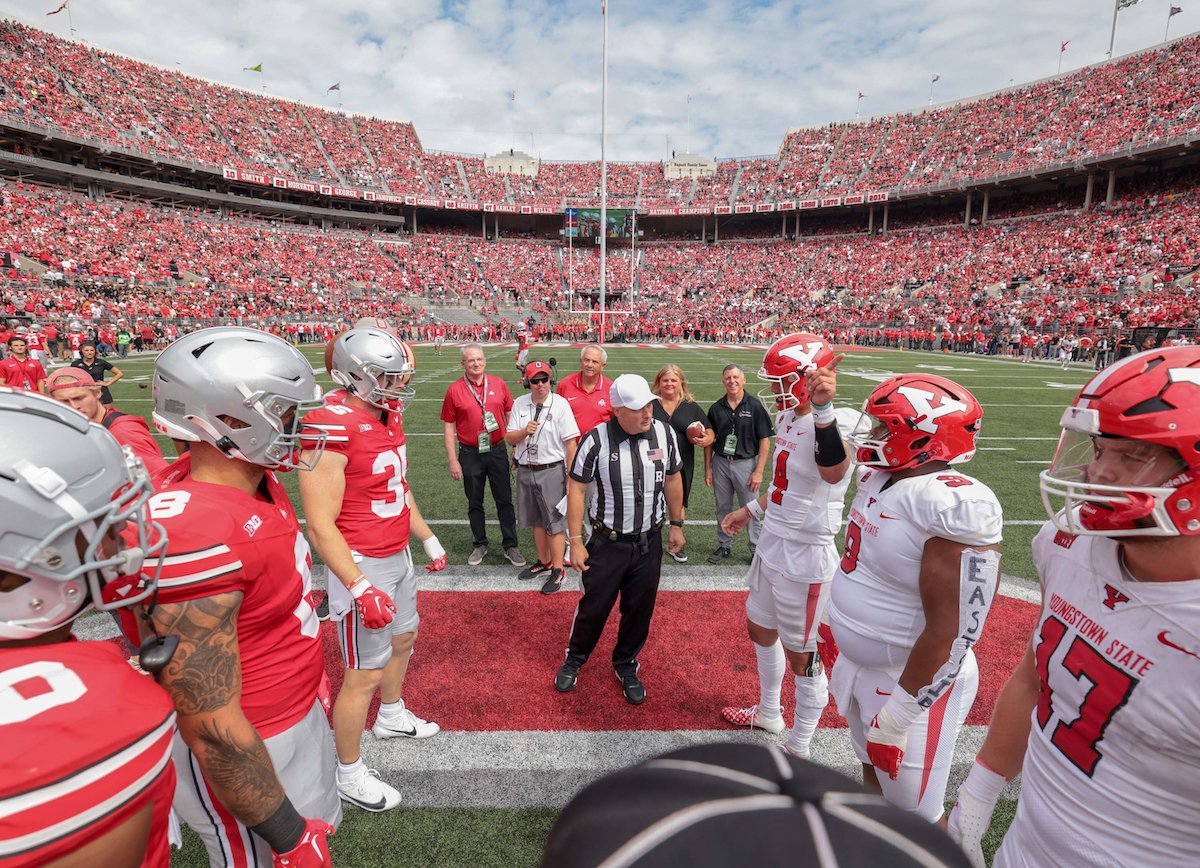 David_Cohn_MD's tweet photo. It’s always great to spread the word about the wonderful work underway at the @OSUCCC_James—and there’s no better way to do that than surrounded by tens-of-thousands at #TheShoe. Thanks to all who took place in this great event last week. https://t.co/U9Znovjulp