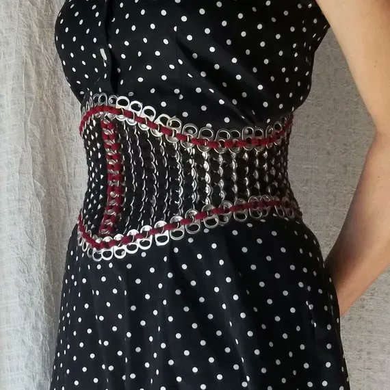 knithacker's tweet photo. Use Soda Pop Tabs To Make a Gorgeous Gusseted Corset or a Waist Cincher ... 'Tabistry' Is Your Guide! 👉 https://t.co/6yz9gH4SCP #handmae #diy #cosplay #tutorial #DIY https://t.co/gdC9e8G7Xe