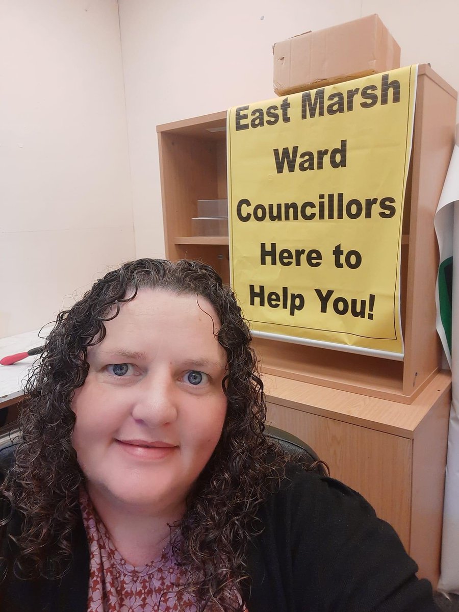 Councillor @LynseyMcIean enjoyed speaking with many #EastMarsh residents today at our weekly Ward Surgery in Freeman Street Market  #WorkingAllYearRound. Your #LibDem Councillors will be back again next Saturday 10am - 12. No appointment needed😀