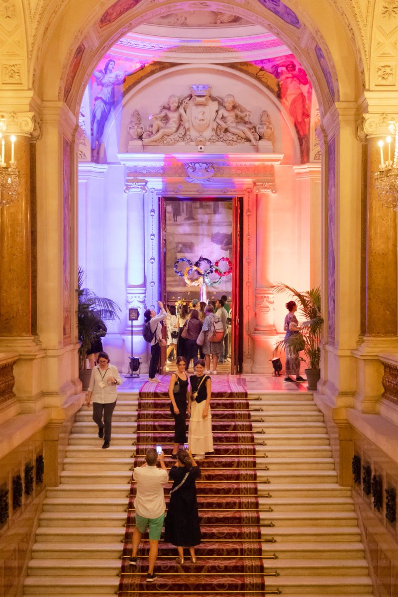 Anne_Hidalgo's tweet photo. Bienvenue à l'Hôtel de Ville ! Cette belle maison, c'est la vôtre.

Profitez des journées du patrimoine tout le week-end pour partir à la découverte de lieux parisiens incroyables : https://t.co/mRGbOWvOZq https://t.co/wCtdQ8Larr