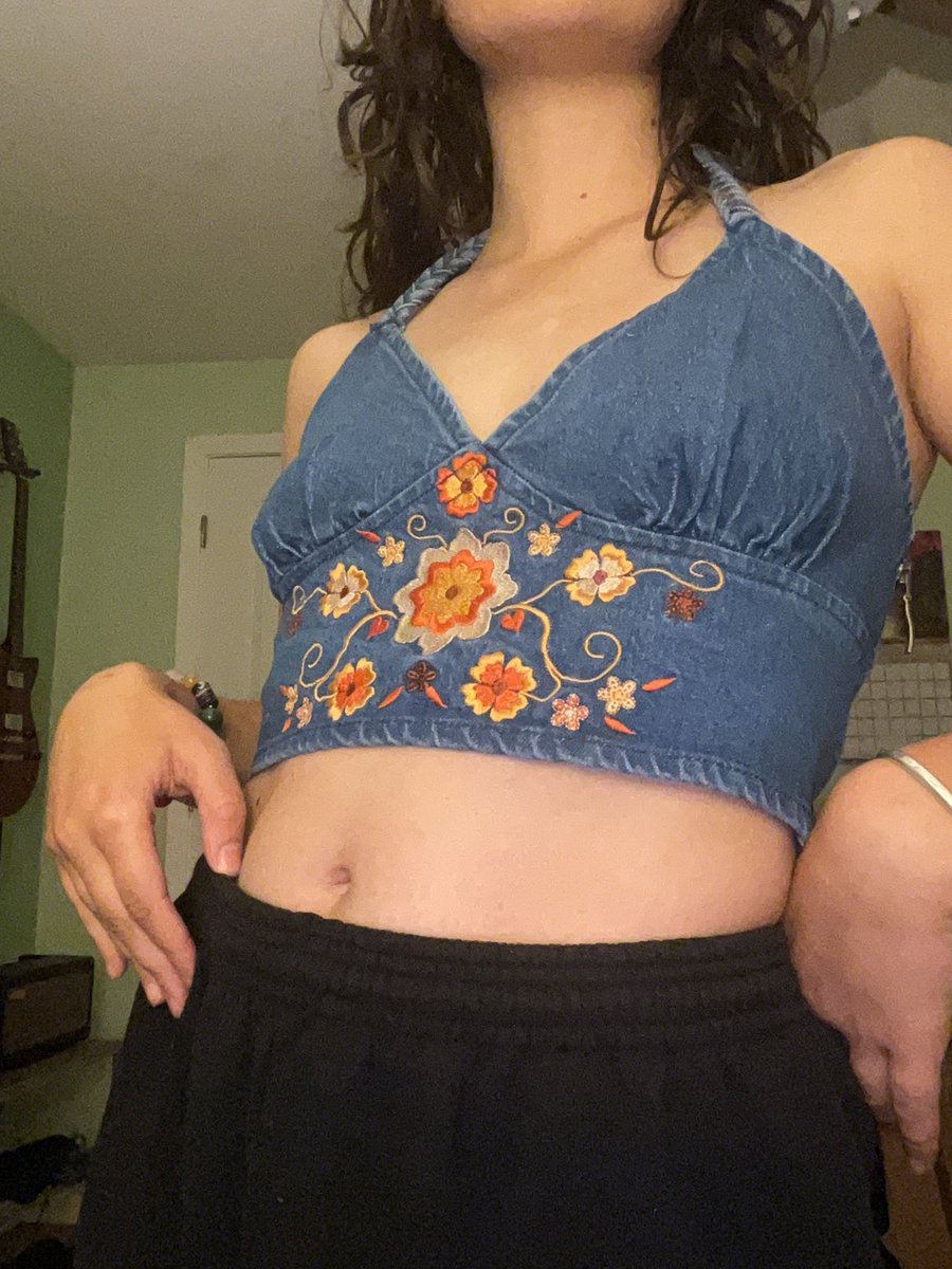 Heyyy i got a NEW TOP AND IM CRYING ITS SO CUTE I CANT WAIT TO STYLE IT🌞🌞🌞