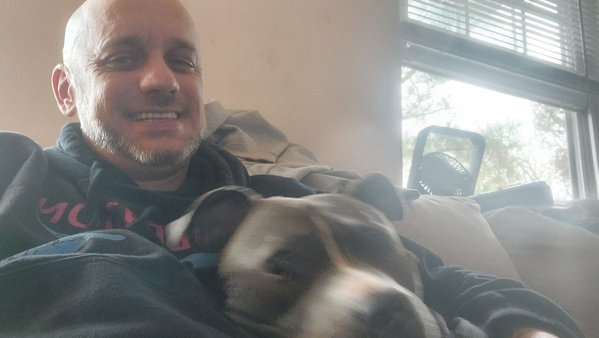 EricRyanCraig79's tweet photo. Please Read... Share if you can... I've tried all the grants, all my options,  this Administration has no help for people like me, if I was a illegal or Ukrainian I'd get all the help. But I'm just a citizen.
Please support my GoFundMe campaign: https://t.co/9uSdLeMyj1 #GoFundMe https://t.co/loVetEilj0