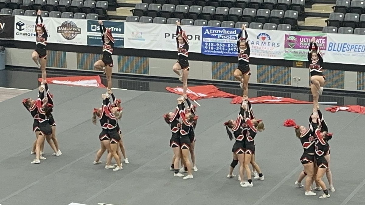 MHSBroncoSports's tweet photo. Great job @CheerMustang! https://t.co/2RdXYLkbI4