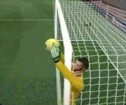 Phil_ke1's tweet image. What Manchester United thought  Onana was capable of doing 
#MUNBHA