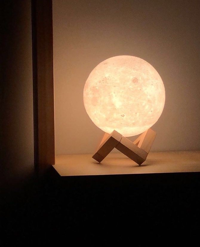 мистер кроули принёс такой замечательный материальный объект!