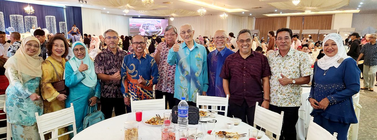 Sat | 16 Sep 23 |

Menghadiri majlis resepsi perkahwinan anak Dato Ir Che Noor Azeman &amp; Datin Rasidah di Dewan The Gabion Garden Hall KL. 

The beauty of JKR retirees - meeting old friends &amp; ex bosses <a href="/IPJKR_Official/">JKR Malaysia Rasmi</a> &amp; <a href="/moworksmy/">Kementerian Kerja Raya Malaysia</a>

Moga semua diberi keafiatan &amp; rahmatNya.

#DSRMT