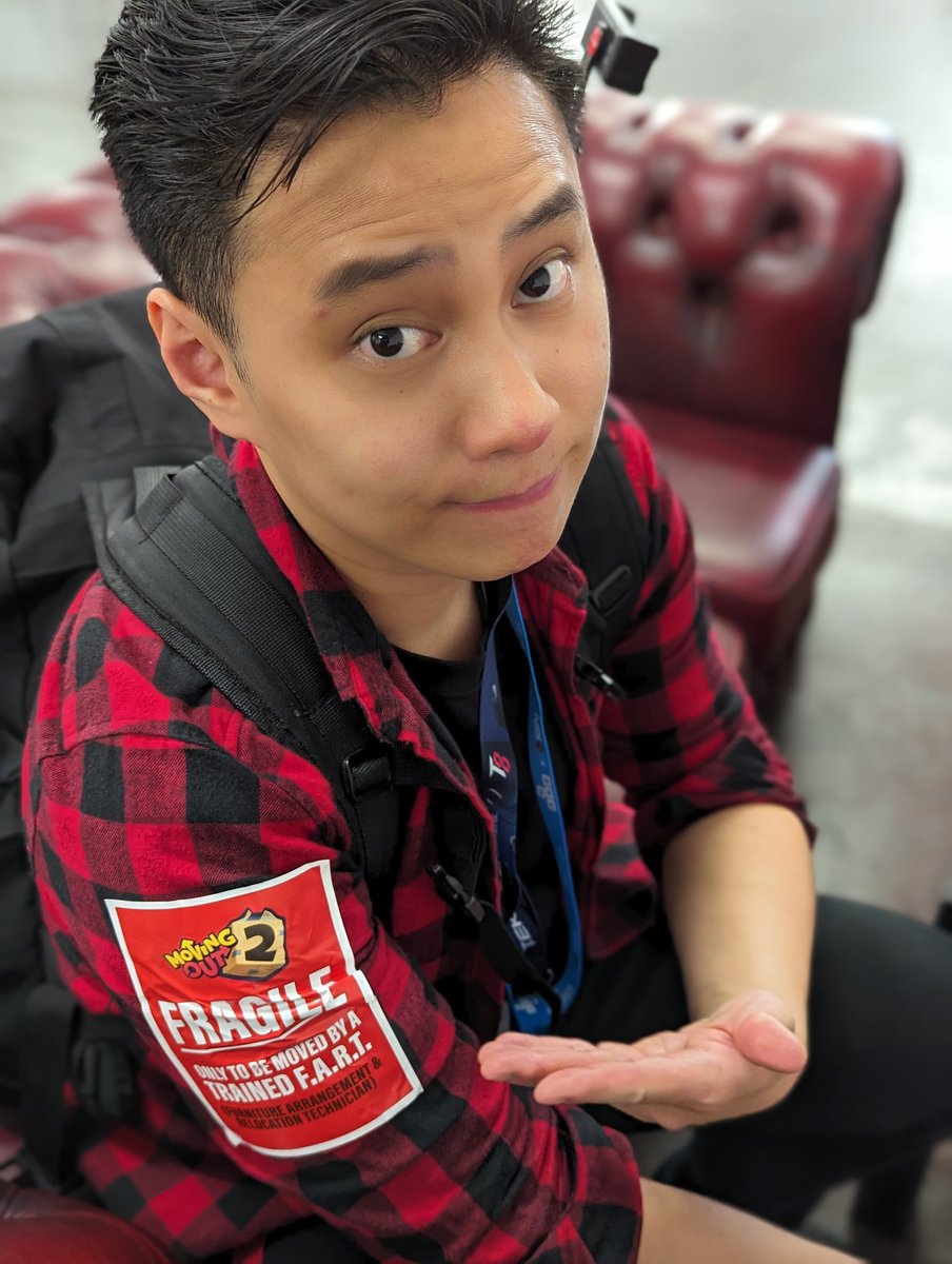 CreativeTrash96's tweet photo. He's but a fragile boy...

#WASD_live #Movingoutgame #Handlewithcare https://t.co/RbTFdgy4fF
