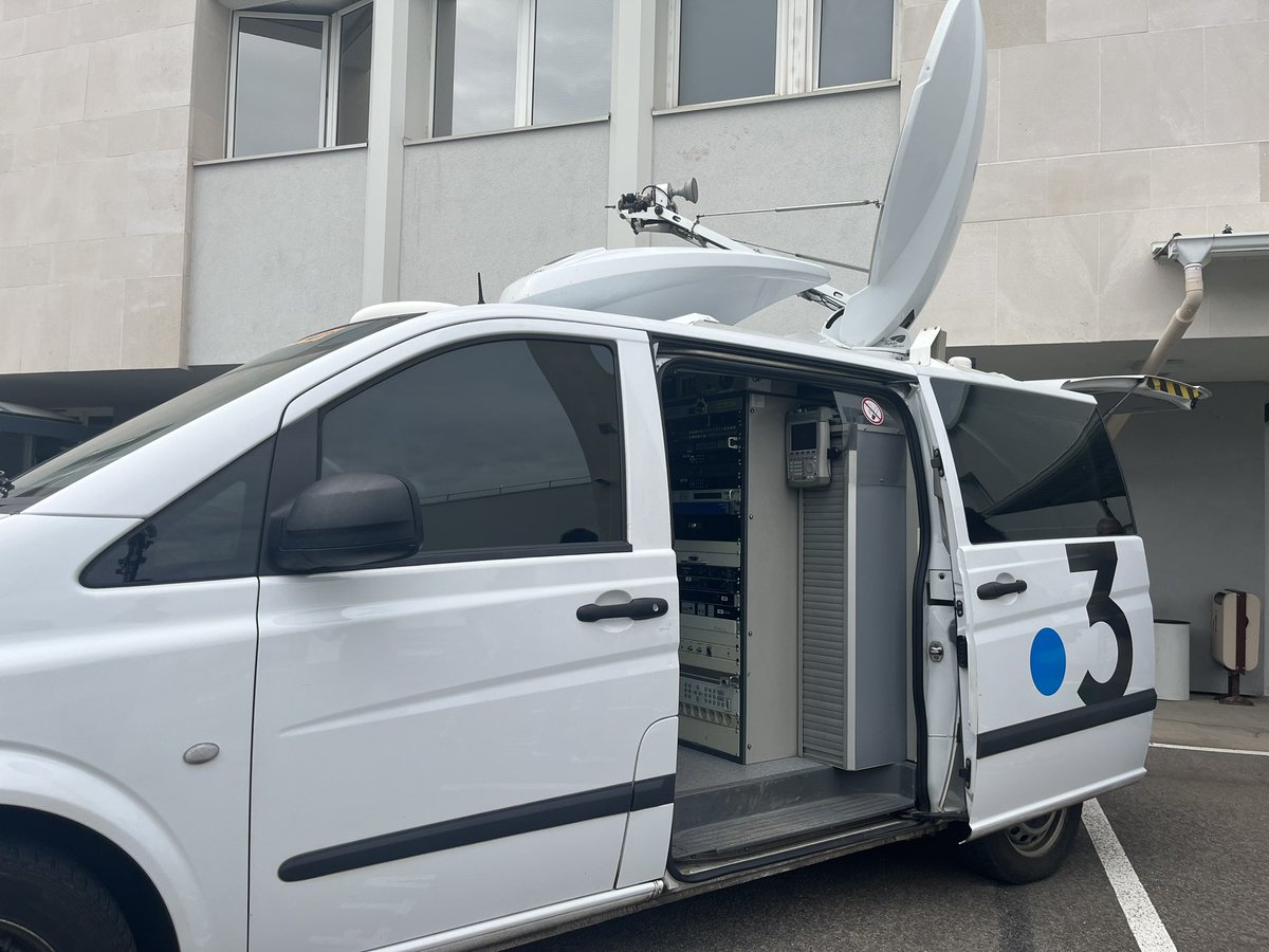 <a href="/F3Lorraine/">France 3 Lorraine</a> vous ouvre ses portes pour les #JEP2023 ! Vous êtes très nombreux à venir découvrir comment ICI 12/13 et ICI 19/20 sont fabriqués 📺
<a href="/tgelhaye/">Thierry Gelhaye</a> <a href="/ARenard88/">Aurélie Renard</a>