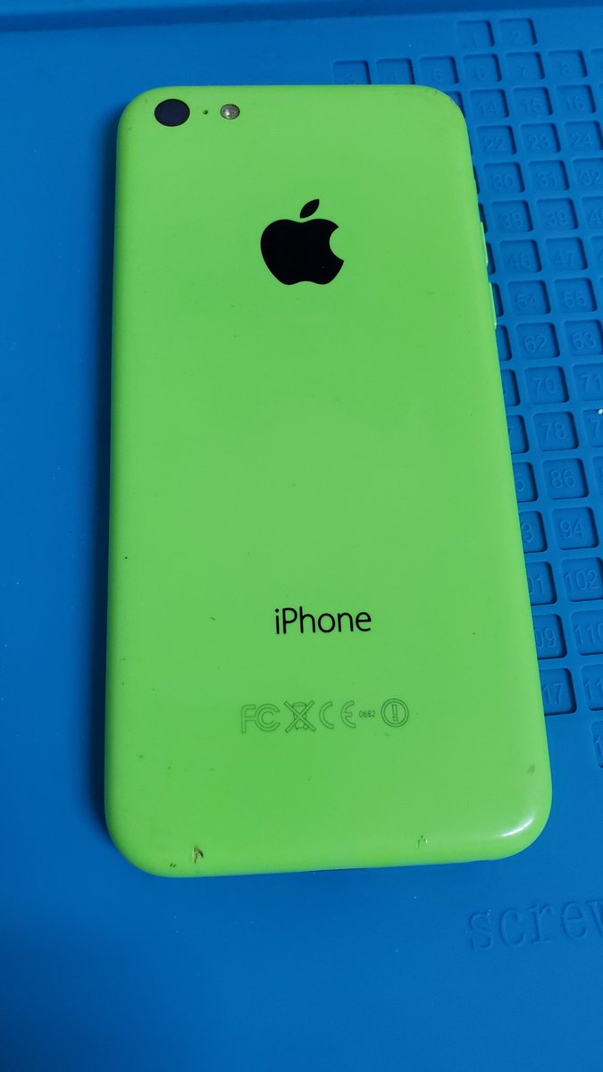 numbuhonetech1's tweet image. It&apos;s this rare ? [IT&apos;S NOT PHOTOSHOP] @eliteobsolete #iphone5c