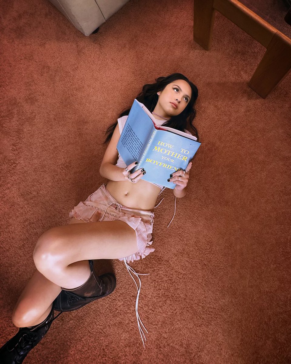 built like a mother and a total machine ⚙️📚