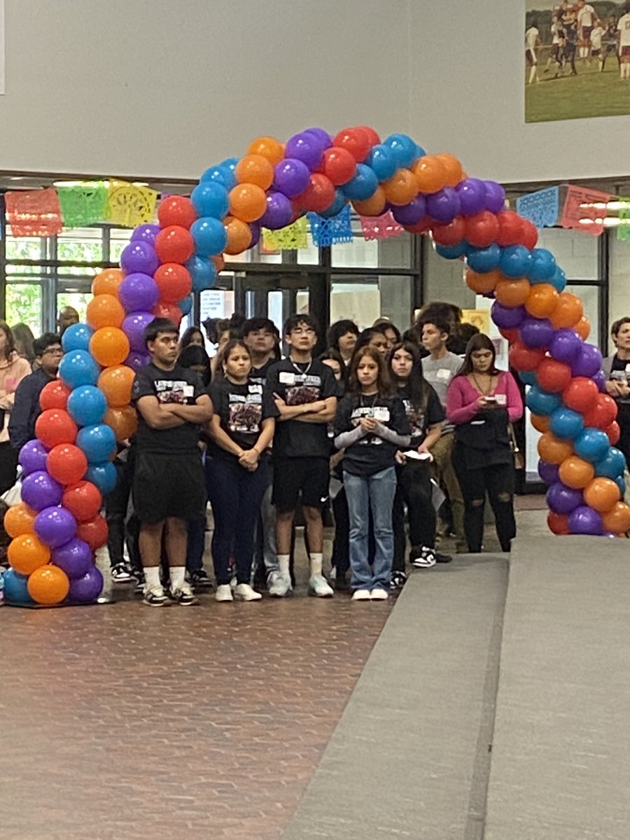 Honored to welcome at DE’s 1st Latinos Unidos Student Summit! A day of connecting, celebrating, and elevating student voice! Thank you <a href="/UnitedWayDE/">United Way Delaware</a> for your leadership and @NCCVoTech for hosting!💃🏽 ❤️ <a href="/DEDeptofEd/">DE Dept of Education</a>