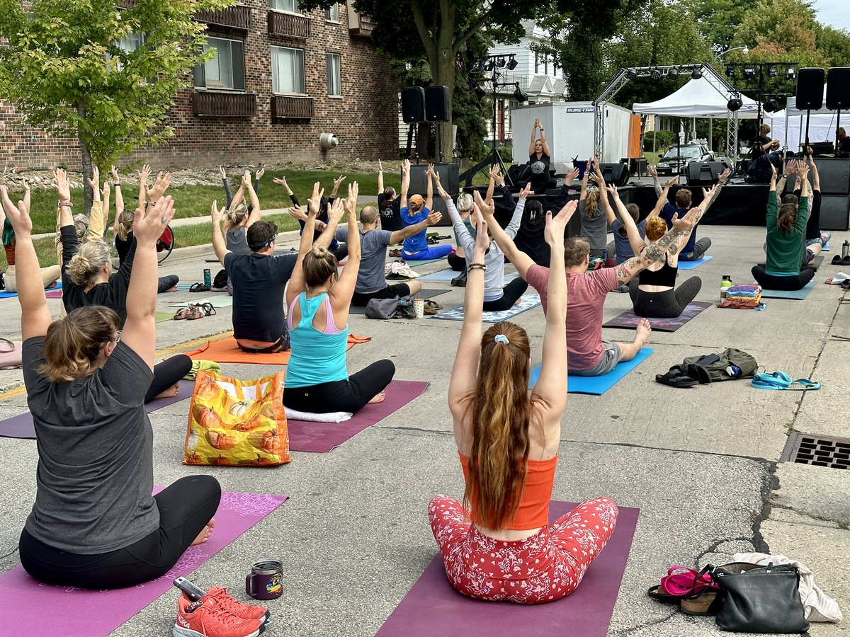 milwaukeerecord's tweet photo. Punk Rock Yoga on the Milwaukee Record Stage. #BayViewBash https://t.co/BvZYywSJv4