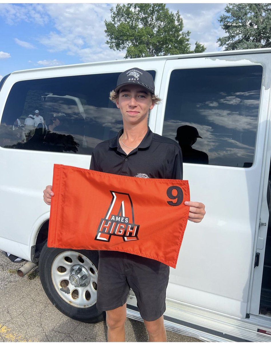 ACHSBoysGolf's tweet photo. Nathan Boehlert is this week’s Boehlert Brownlee ADR Jags player of the week. Nathan placed 9th at Veenker with a 77, shot 75 at Briarwood and 80 at Elmwood. 
Way to go Nathan! 

GO JAGS! ⛳️🐾 https://t.co/P94e1ug6AR