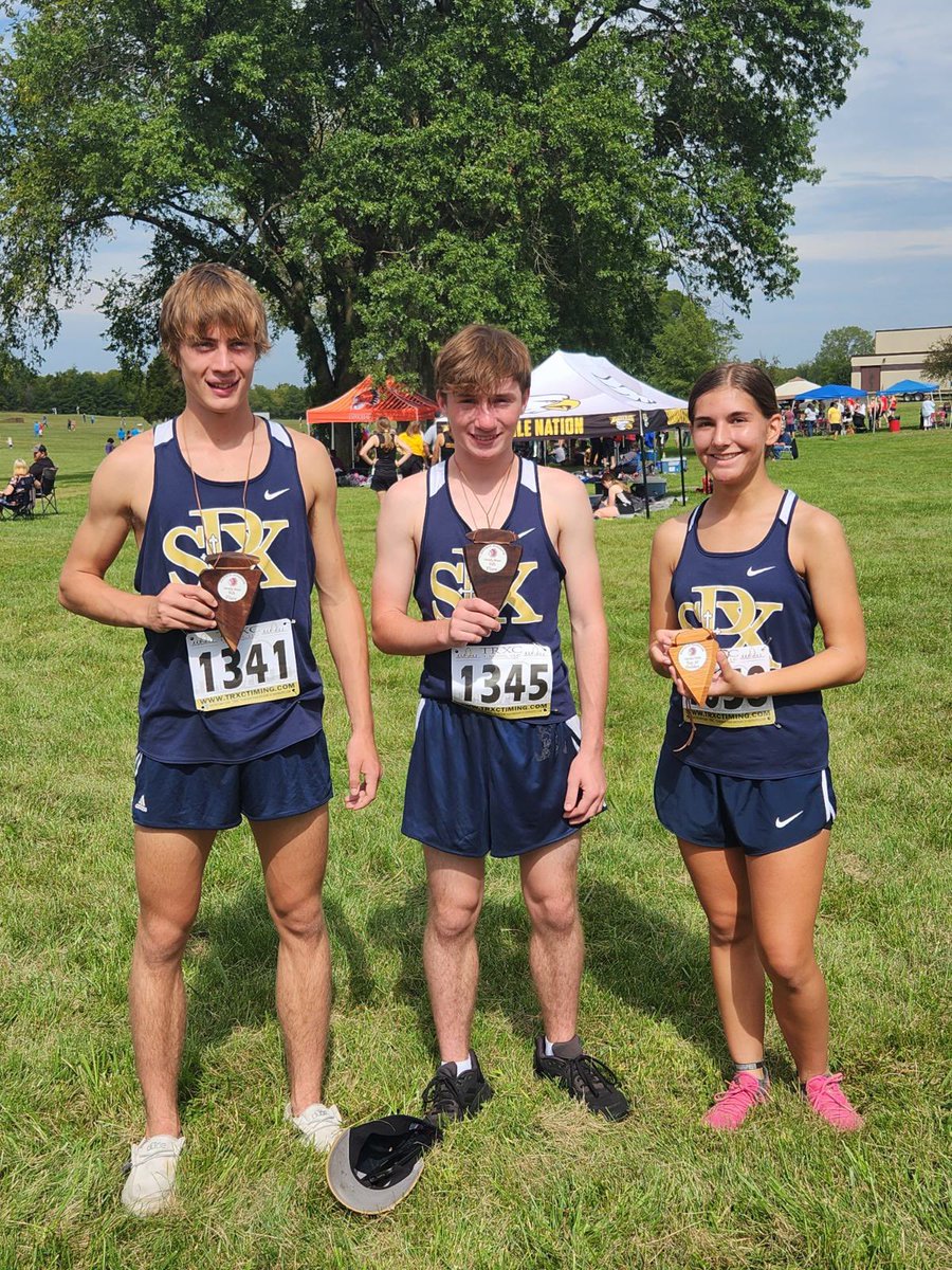 Super sophs, Braeden 9th, Jayden 4th, and Taylor 29th at the Bismarck Invitational!