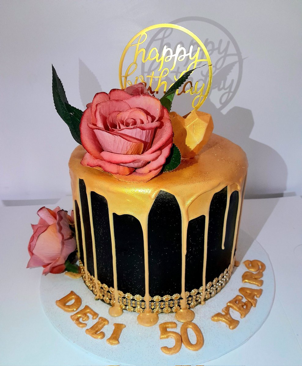 shazymats's tweet photo. Custom Made Cakes and cupcakes for all events!!!!
From R700
We also have a Bridal package ✔️✔️✔️
That includes 3 tier wedding cake
Makeup
Hair and Nails
All R4000
We are based in soweto 📌📌
Contact us on 082 842 4056
#MangosuthuButhelezi #Brokenmarriages #Girltalkza https://t.co/V9n0iTgQhT