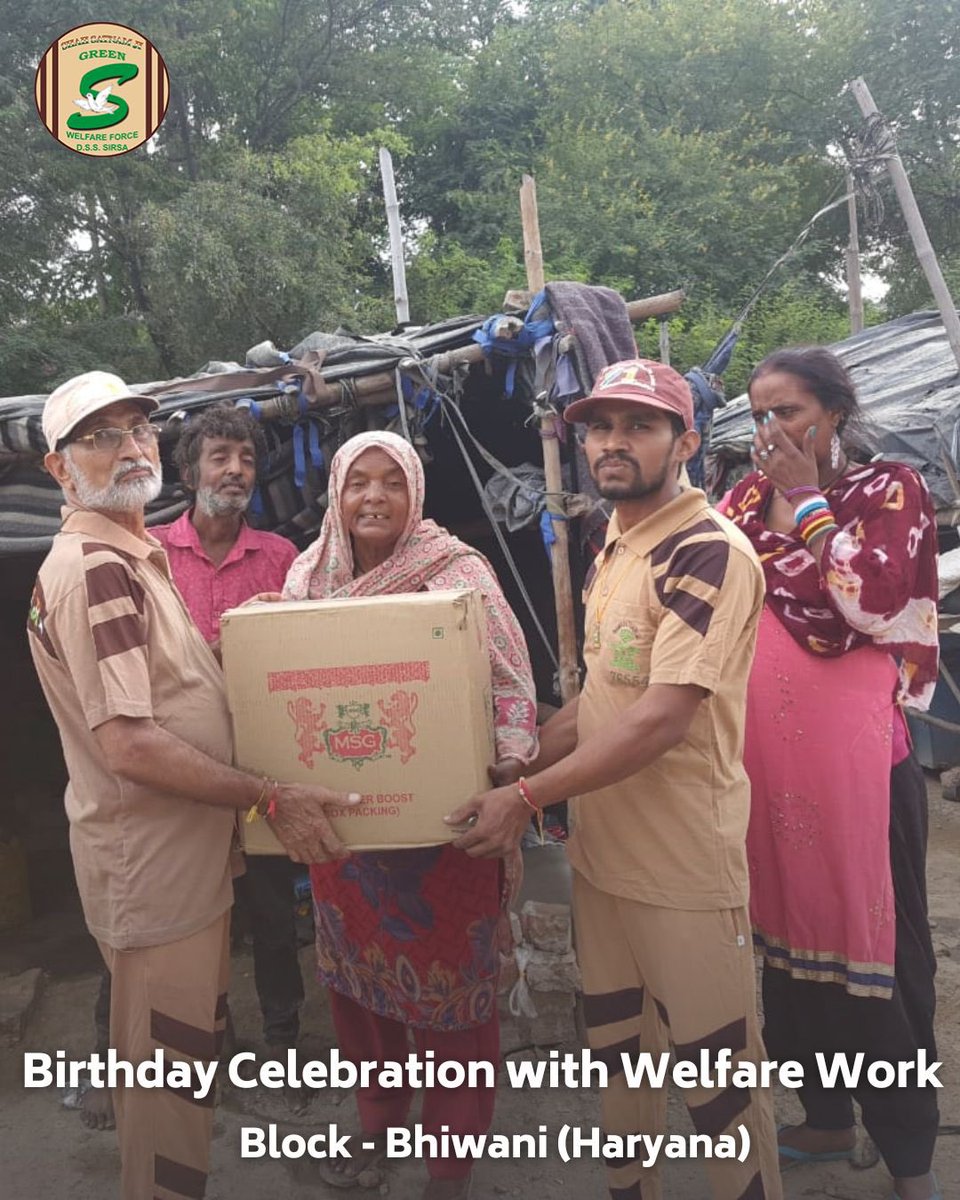 GreenSwelfares's tweet photo. Turning birthdays🎂into acts of kindness! Shah Satnam Ji Green 'S' Welfare Force Wing volunteers celebrated by donating ration kits to families in need. Their selfless gesture is a shining example of compassion and generosity.  #CelebrationWithWelfare #RationDonation #FoodBank #DeraSachaSauda