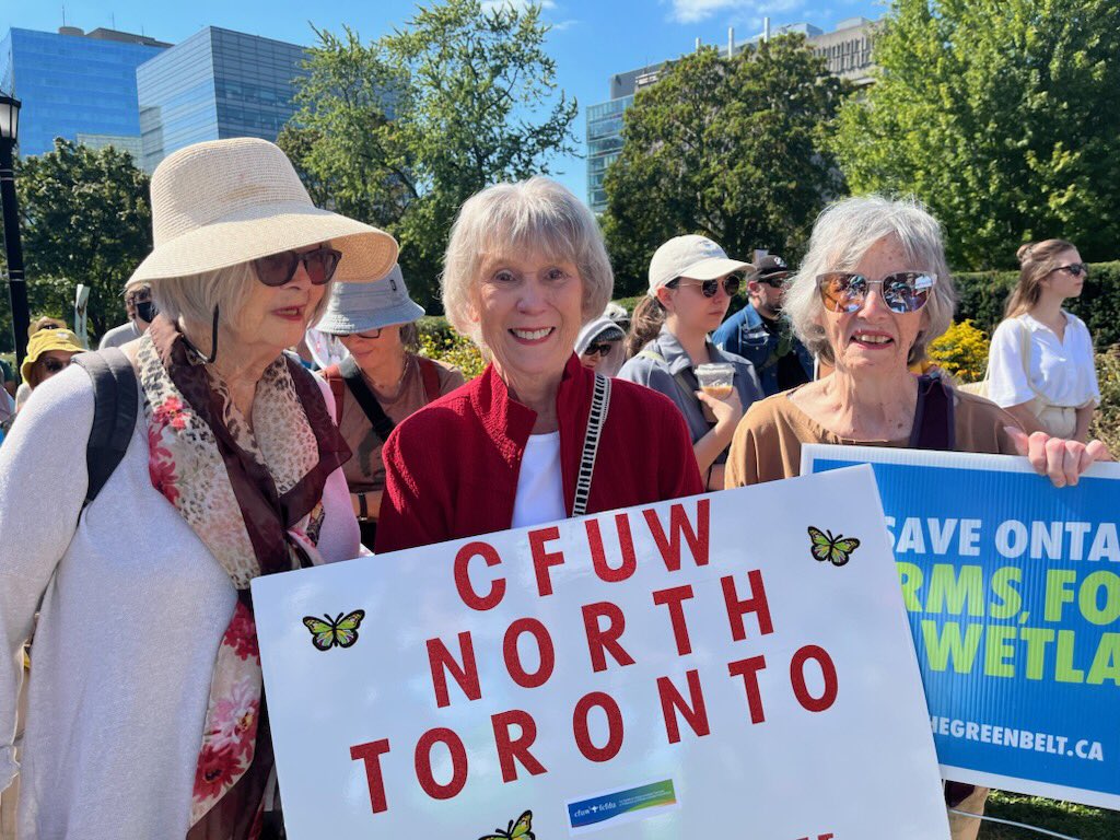 Gasp4Change's tweet photo. Good to see #CFUW at the #ClimateMarch
#EndFossilFuels #FastFairForever #ClimateMarchTO #EndFossilFuelsCanada https://t.co/YRmbu4ql9v