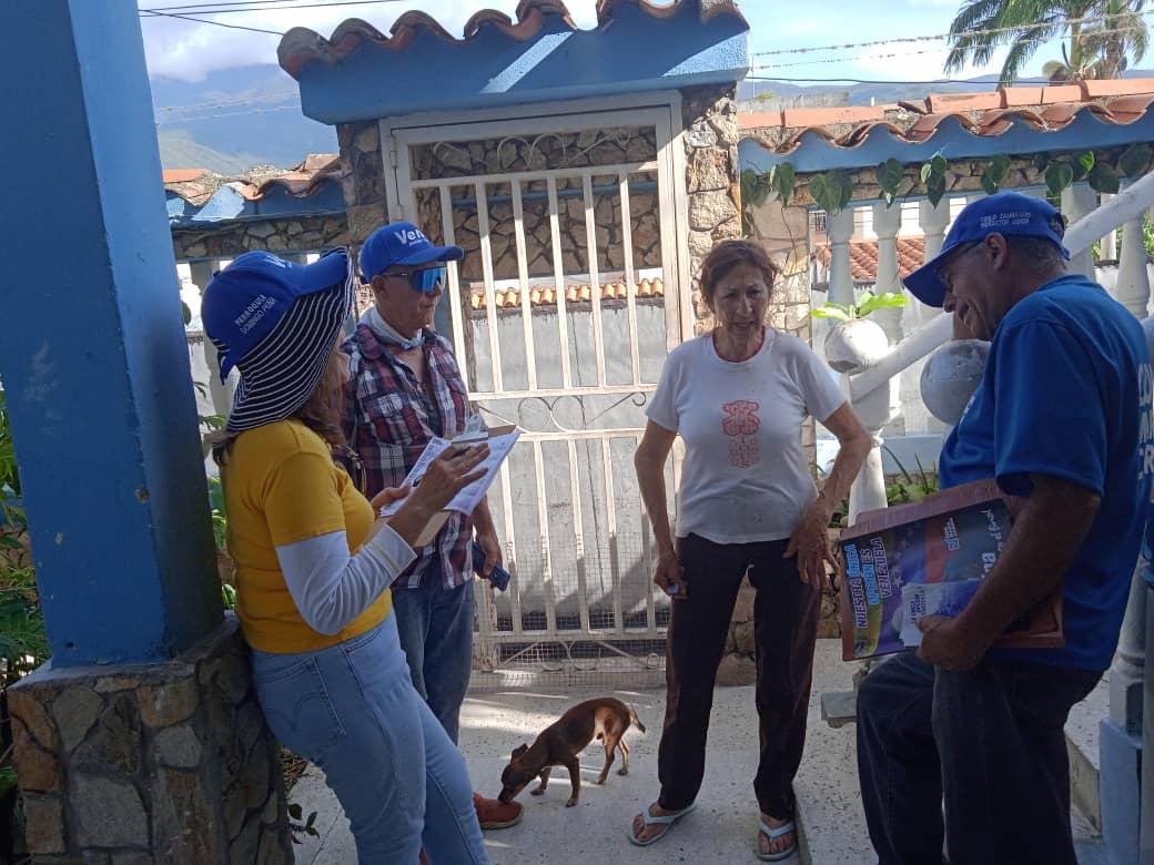 Orlandodhoy's tweet photo. Desde la parroquia Osuna Rodríguez invitamos a qué todos los ciudadanos participen en las primarias este 22 de Octubre
@MariaCorinaYA no es solo una candidata más a elegir, ella es el cambio verdadero que necesita nuestra amada #Venezuela
#Hastselfinal https://t.co/JCqsDhwwqG
