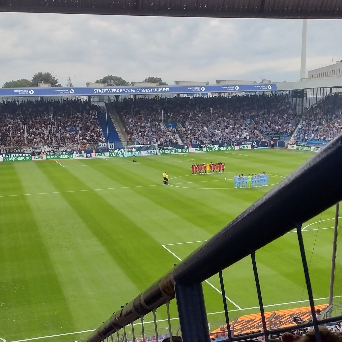 marcrcrc's tweet photo. Endlich mal wieder im Stadion #BOCSGE #meinvfl https://t.co/3jxprXOBTT