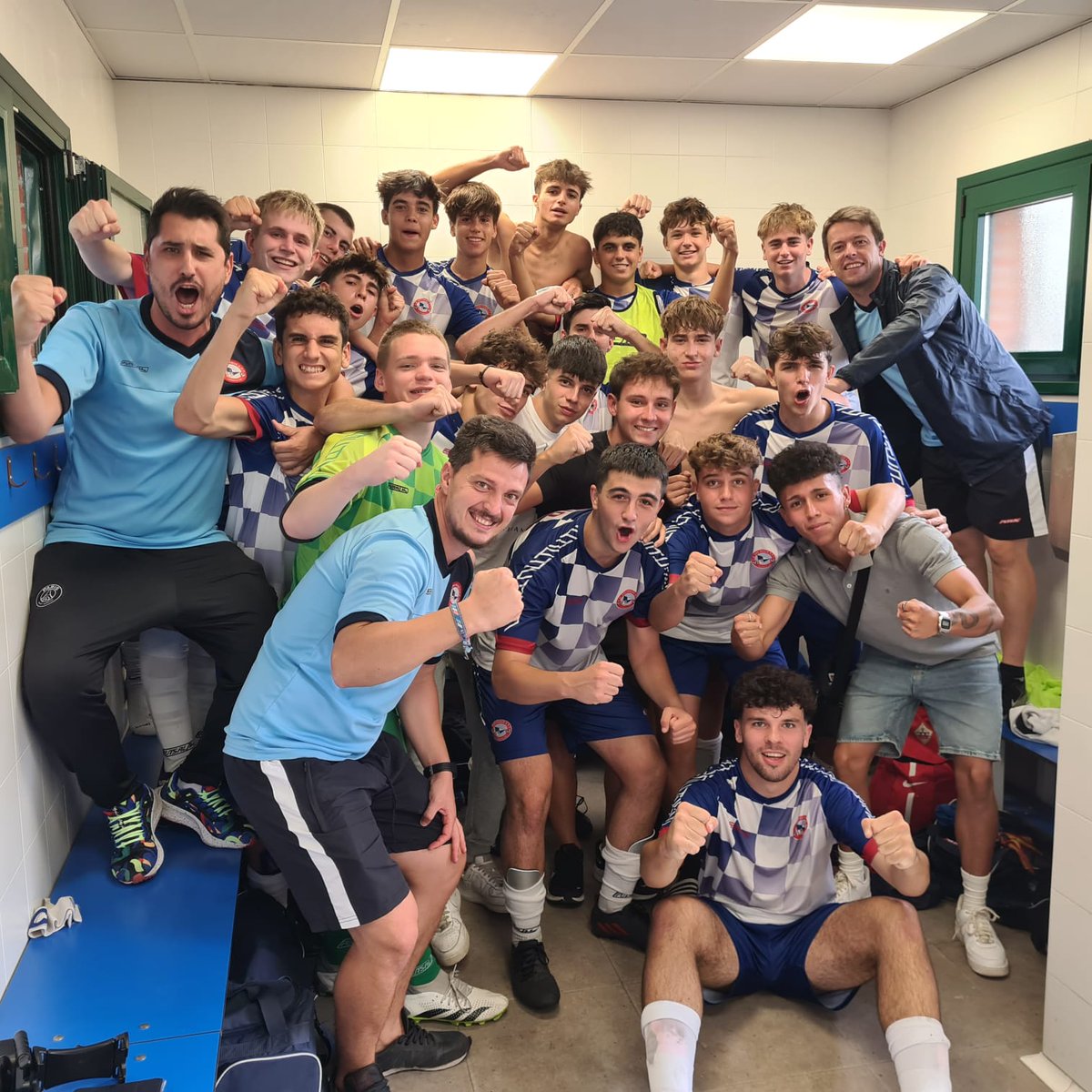 cdsanroqueeff's tweet photo. Segunda victoria de nuestro Juvenil A. https://t.co/M3ooHkEGP1