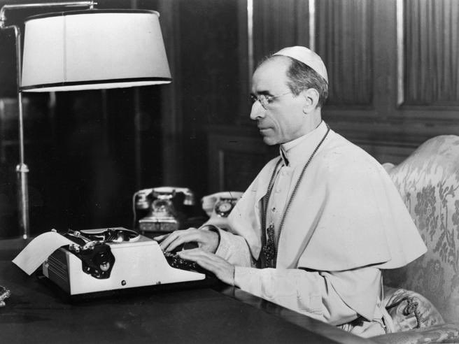 🌐 Ojo con esto👇🏻

➖El hallazgo de una carta del papa Pío XII durante la Segunda Guerra Mundial, deja al descubierto que este líder de la Iglesia Católica, que supuestamente velaba por el bienestar de los fieles, tenía acceso a información crucial sobre las atrocidades cometidas