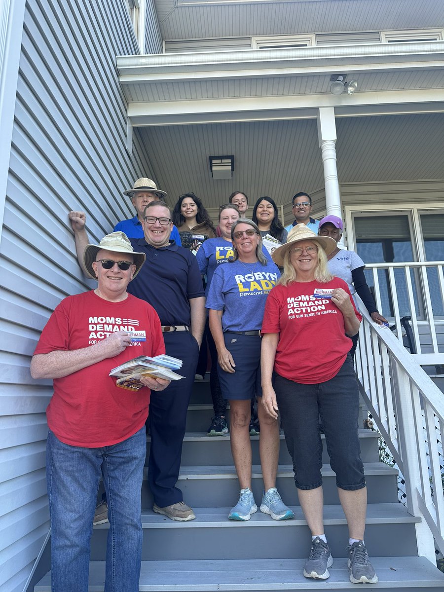 We are out knocking doors this morning for my fellow Dranesville Dems: <a href="/JimmyBiermanVA/">Jimmy Bierman for Dranesville District Supervisor</a> <a href="/JenniferBoysko/">Senator Jennifer Boysko</a> <a href="/ireneshintweets/">irene shin 🐰</a> and <a href="/RipSullivan6/">Delegate Rip Sullivan</a>!